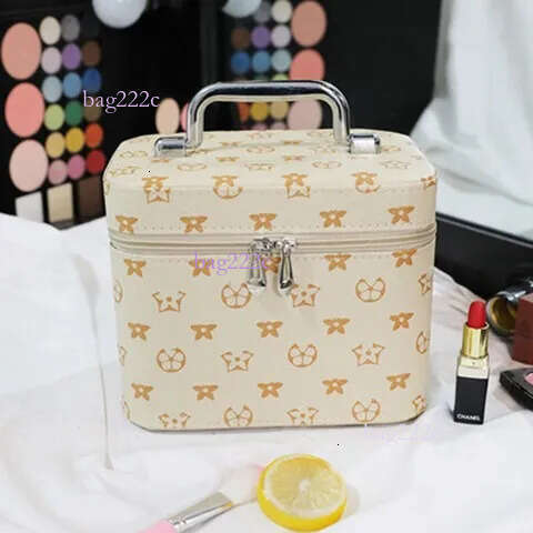 Outdoor Daily Beach Beauty New Designer Handbag Large Capacity Makeup Storage Square Small Box Leather Bag