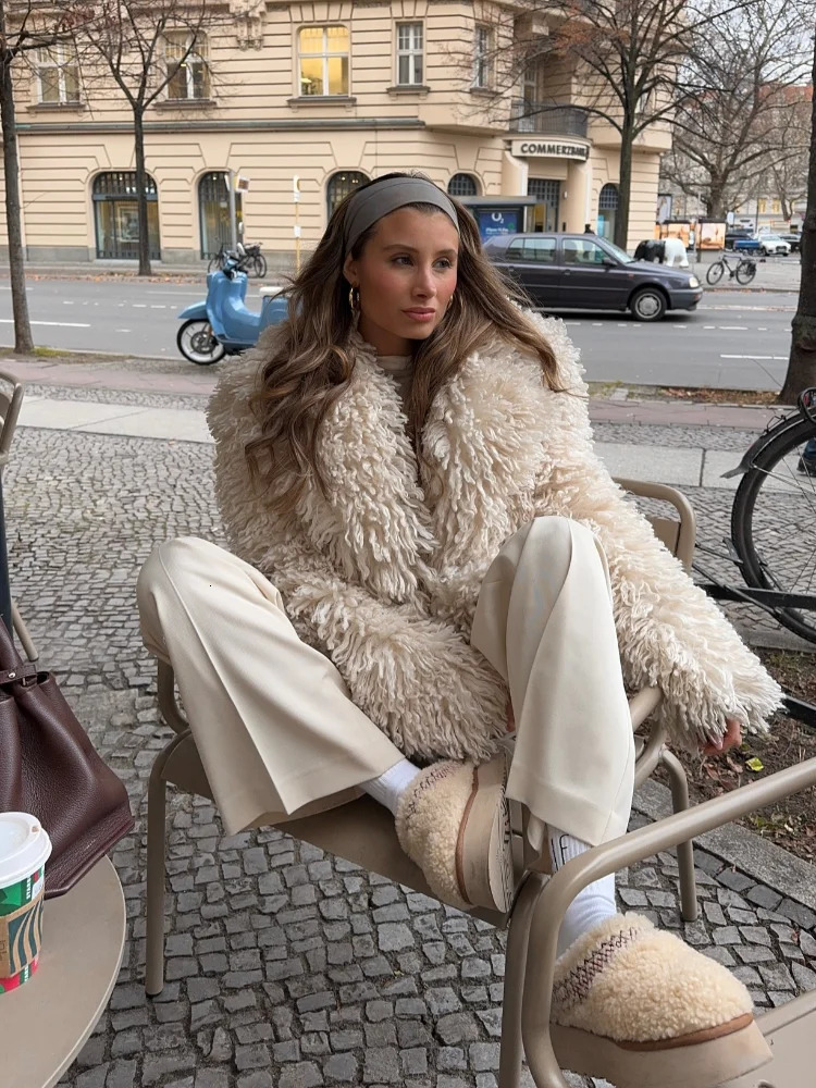Solid Faux Fur Loose Short Coat Women Fashion Lapel Full Sleeve Warm Jacket Winter Daily Office Commute Street Outerwears 251028