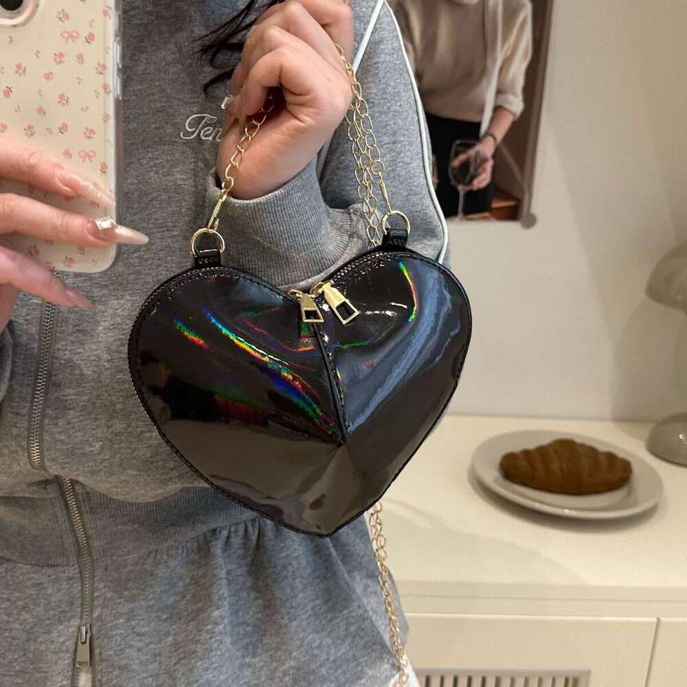 Designer bag Children's Creative Heart 2025 New Fashion Hot Girl Personality Single Shoulder Crossbody Women's Lipstick Bag