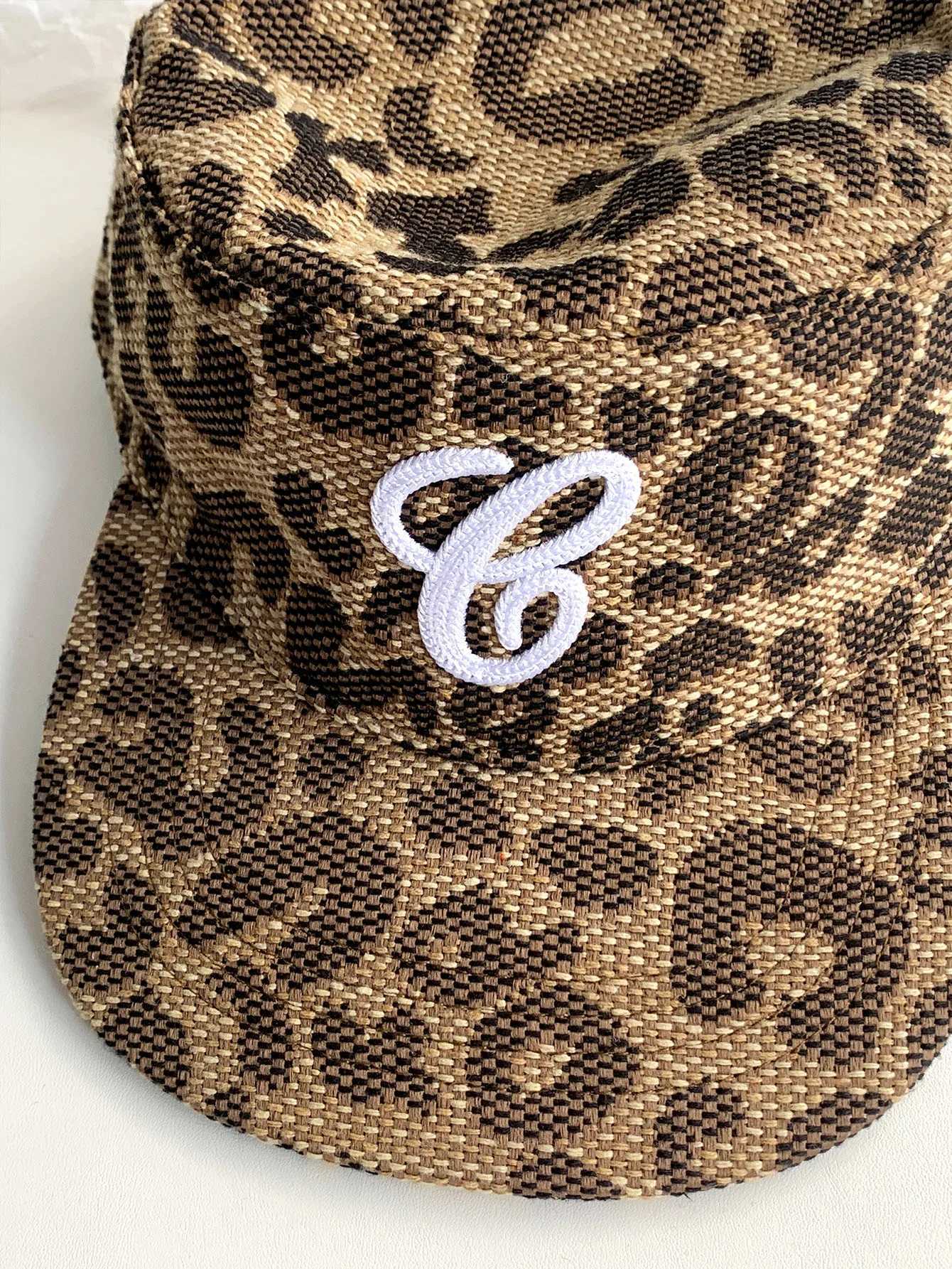 FlatTop Vintage Baseball Cap for Women with 3D Embroidery Casual Versatile FlatBrimmed Baseball Cap for Men TrendyW251029