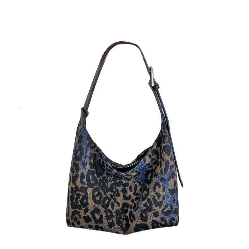 Designer denim leopard print wandering bag, new dumpling bag, fashionable commuting handbag, armpit bag