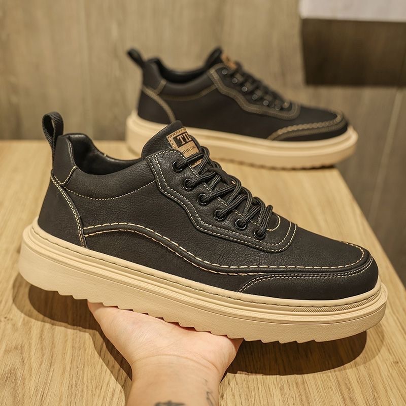 Free Shipping 2025 New Casual Shoes Men Solid color Pu Leather Sneakers with box