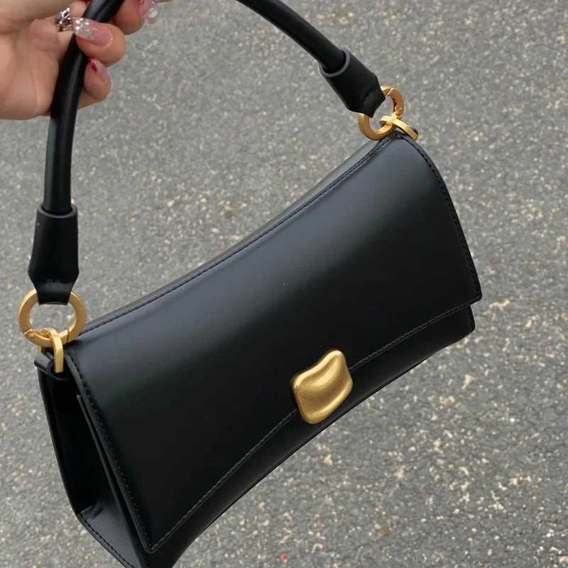 Y2K Wens Shoder Bag Black Flap Lock PU Leather TopHandle Messenger Bag Highend Feel Niche Handbag New Trendy Square Bag1 D251029
