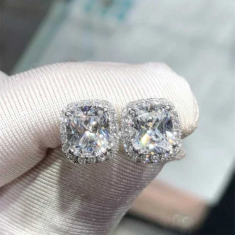 Huitan Classic Cushion Shape Stud Earrings with Brilliant Cubic Zirconia Stone Wedding Engagement Party Luxury Jewelry for WomenW251029