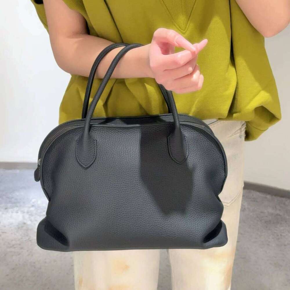 First Layer Cowhide Shell New Niche Design Minimalist Style Soft Genuine Leather Large Capacity Women's Hand Tote Bag 251029