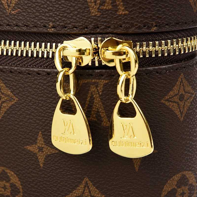 Famous Fashion Womens Zipper Crossbody Bag Paris Designer Inspired Vintage Handbag Suitable For Daily Use W251029