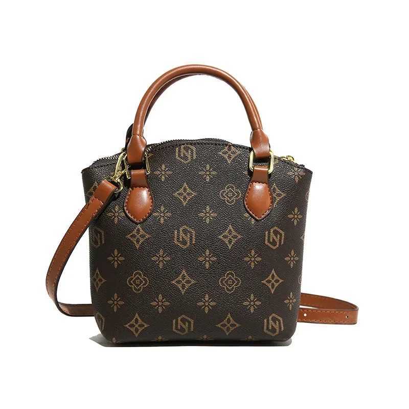 Luxurious 2025 Lat Wens Chic Small Handbag Stylish Mogram Pattern Big Capacity Single Shoder Crossbody Bag D251029