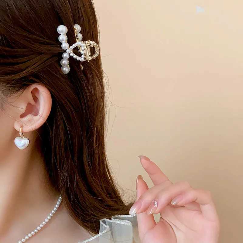 New French Metal Style Imitation Pearl Geometric Mini Cute Hair Claws for Women Temperament Trend Shark Clip Senior AccessoriesW251028