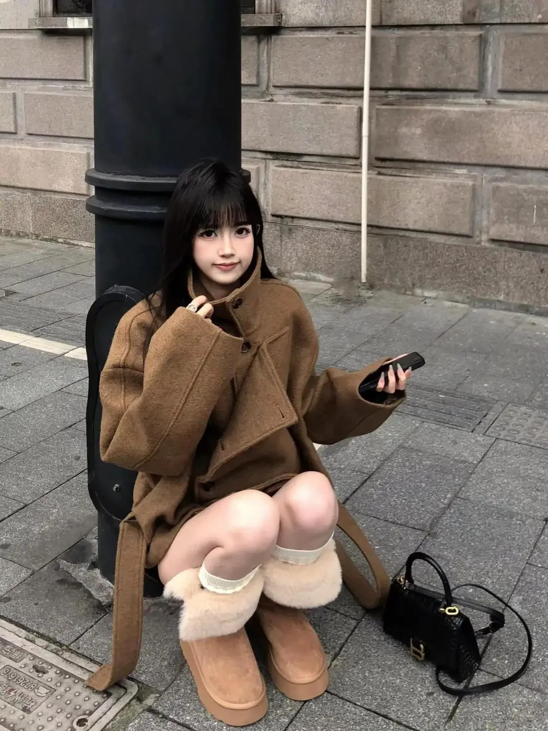 Winter Korean Fashion Woolen Warm Coat Women Chic Shawl Cloak Retro Loose Trench Coat Female Sweet Casual Overcoat 251029