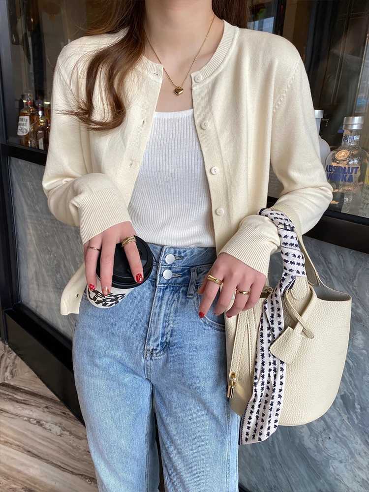 Fashion Autumn and Winter Womens Clothing Womens Cardigan Longsleeved Sweater New Round Neck Singlebreasted Womens KnitwearT251028