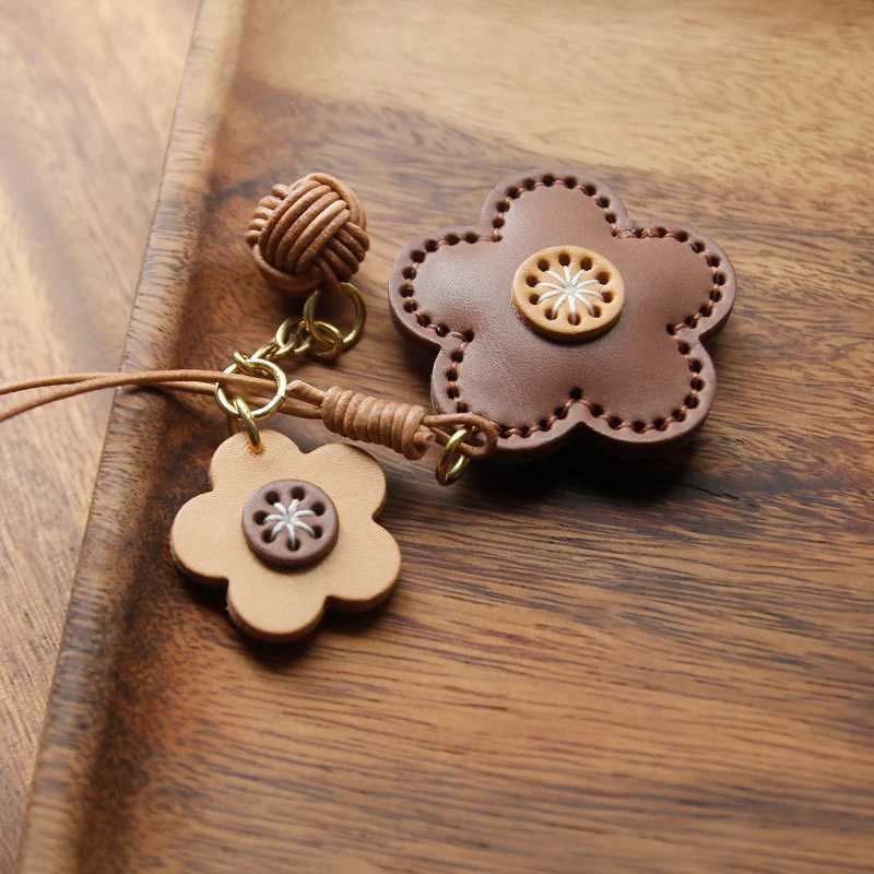 handmade leather flower bag pendant hanging decoration cute car keychain decorative item simple and cute gift exquisiteW251029