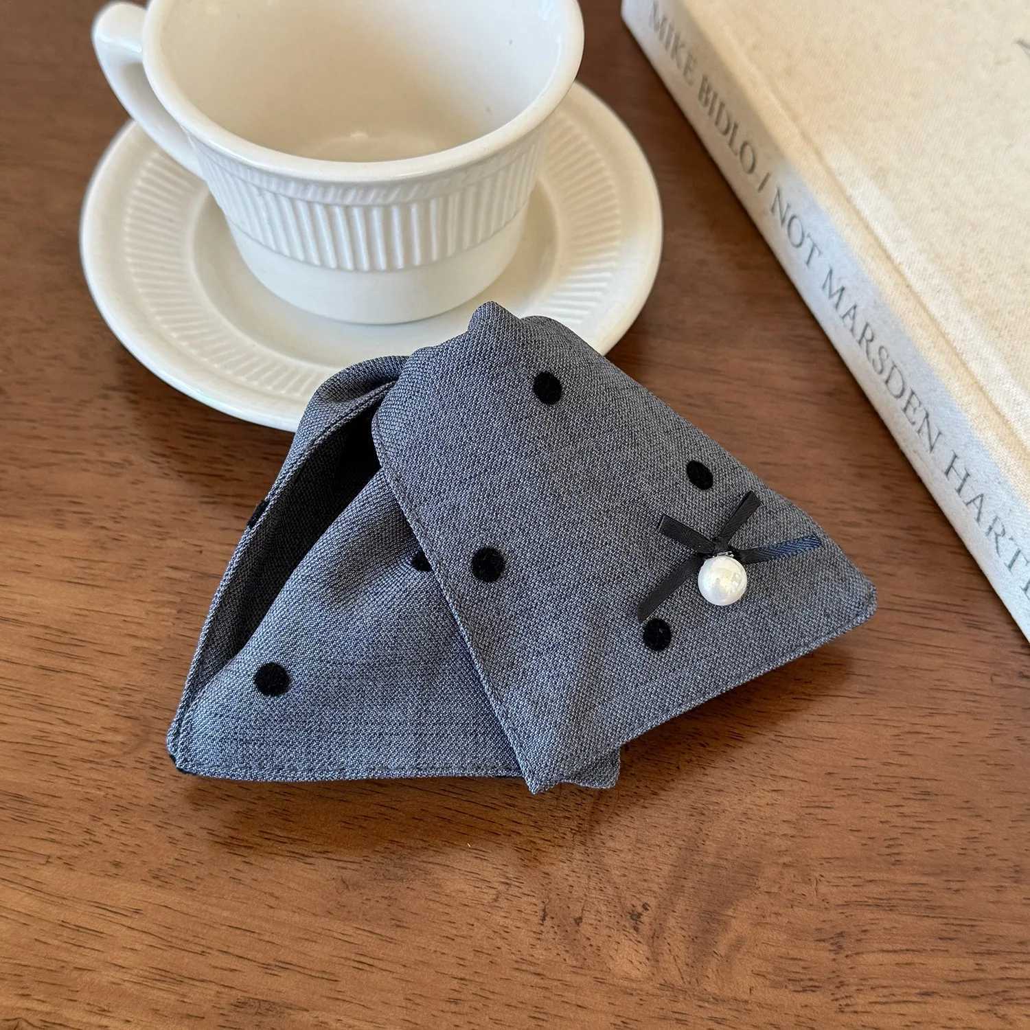 1pc Exquisite Polka Dot Premium Triangle Hair Clip Small Bow Pearl Hair Clamp New Hairpin Shark Clip Hair AccessoryW251028