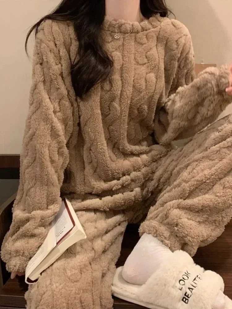 2024 Solid Color Coral Fleece Oneck Women Pajama Sets Long Sleeve Plush 2 Piece Sets Fashion Comfortable Ribbed Cozy SleepwearT251029