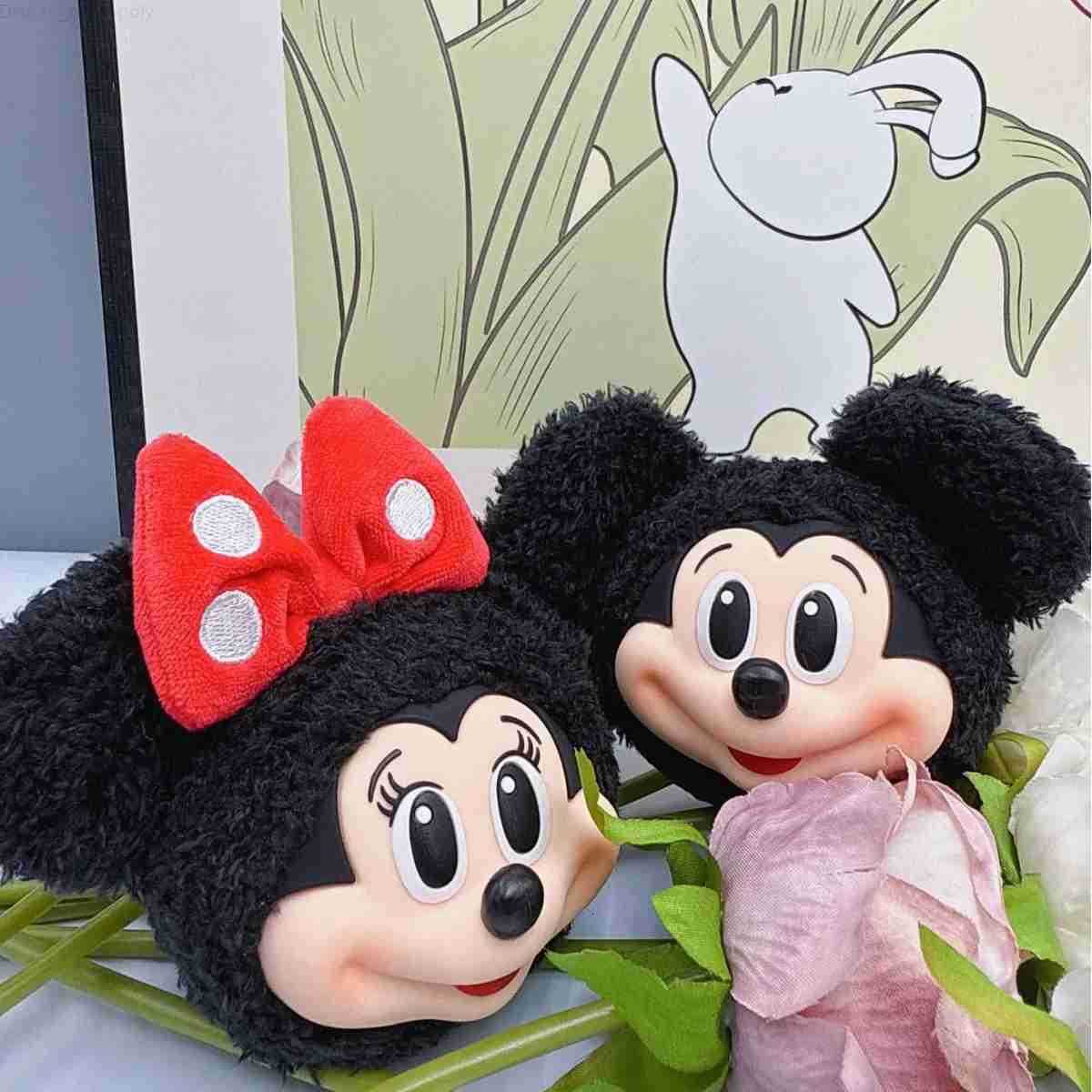 Disney Pendant Key Chain Mickey Mouse Blind Box Mickey Minnie Vinyl Doll Mickey Family Series Plush Pendant Gift H251029