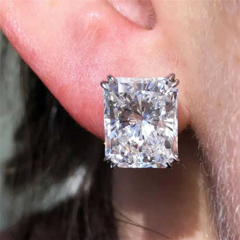 Huitan Luxury Crystal CZ Women Earrings Minimalist Style Daily Wear Versatile Accessories Highquality Silver Color Ear JewelryW251029