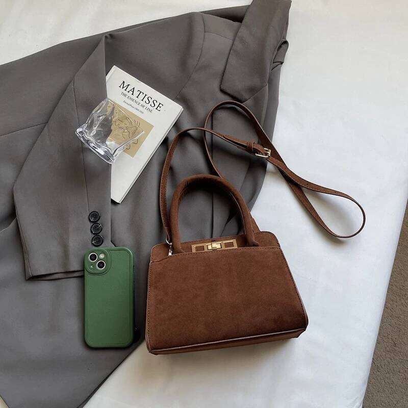 Stylish Retro Solid Color Women s Handbag Shoulder Metal Buckle Deco Adjustable Strap Crossbody Bag for Commuting Daily Use