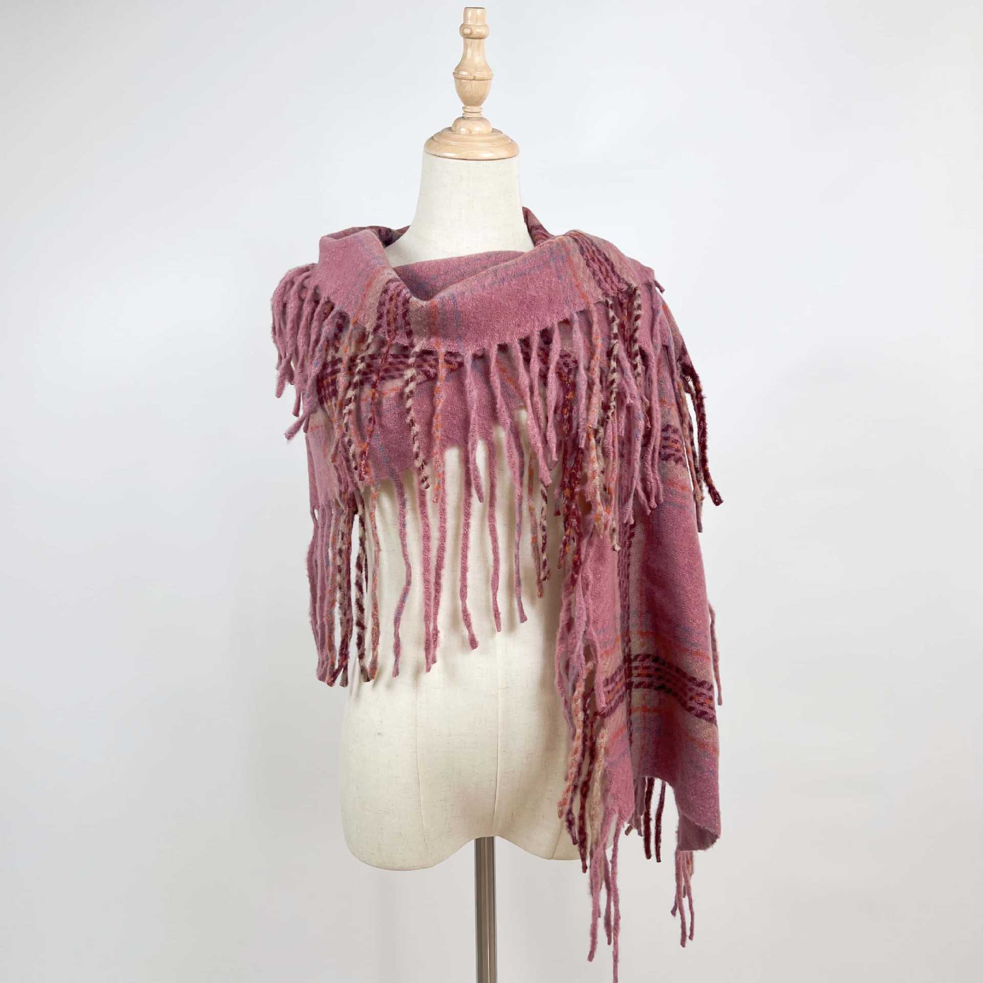 New Plaid Circle Scarf Female Imitation Cashwool Atmosphere Feeling All Kinds Of Tassel Scarf Casual Scarf 2025s hot