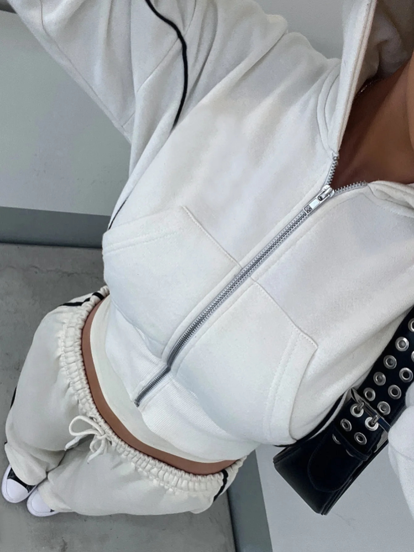 Womens longsleeved cropped sweatshirt womens hoodie and pants twopiece set suitable for autumn winter clothing 251028