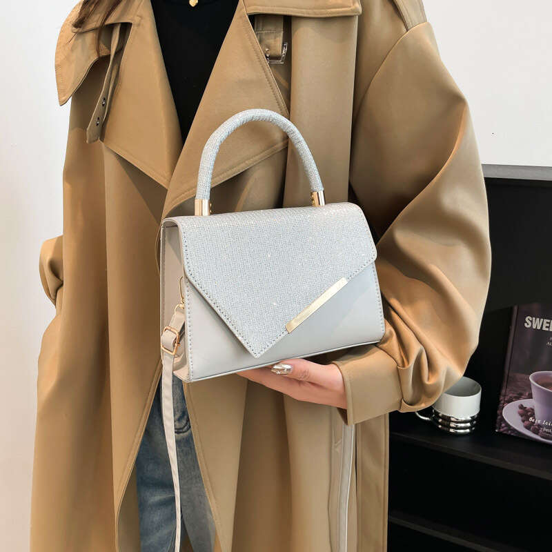 Designer bag Niche Design Handheld Small Square for Women 2024 Autumn Winter New Fashion Artistic Shiny Diamond Single Shoulder Stylish Crossbody Bag