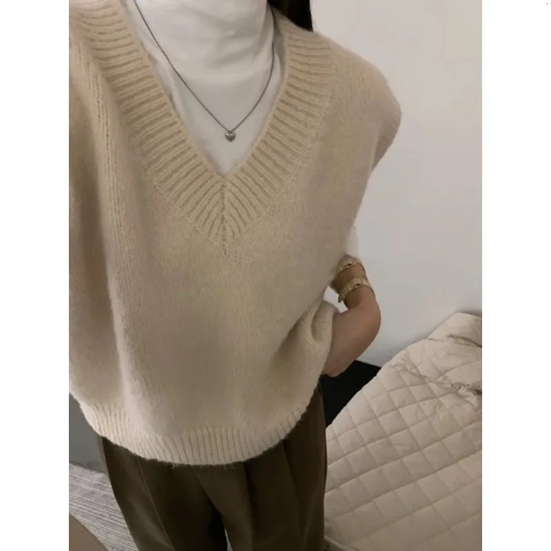 Sleeveless Autumn Winter Pullover Knitted Women Sweaters Vest Fashion V Neck Casual Loose Elegant Knitwear Bottoming Tops 251029