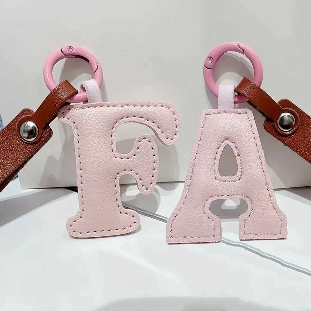 Creative PU Leather 26 Letter Keychains Fashion Alphabet Keyrings Handbag Ornaments Pendant Car Key Holder Accessories GiftsW251029