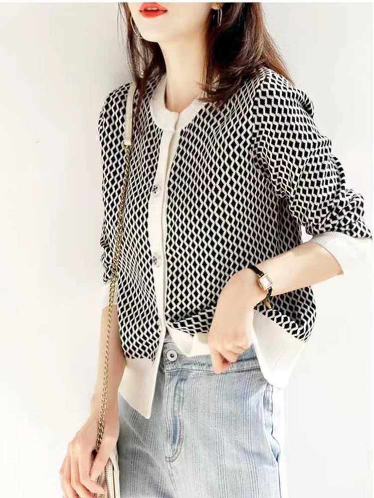 Korean Fashion Plaid Sweaters Cardigan Knitted Sweater Women Autumn Winter Short Cardigans Long Sleeve Cardigan Female TopsT251028