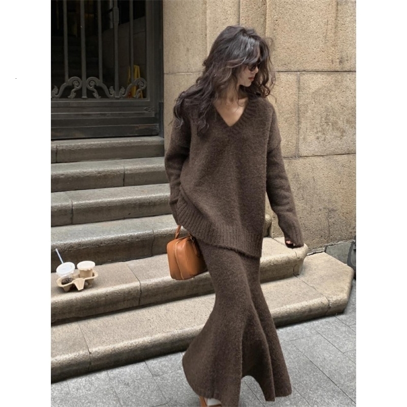 Knitted Sweater Set Skirt Women Winter Vneck Vintage 2 Piece Suits Pullover Knitted Pullover Skirt Korean Fashion Twopiece Set 251028