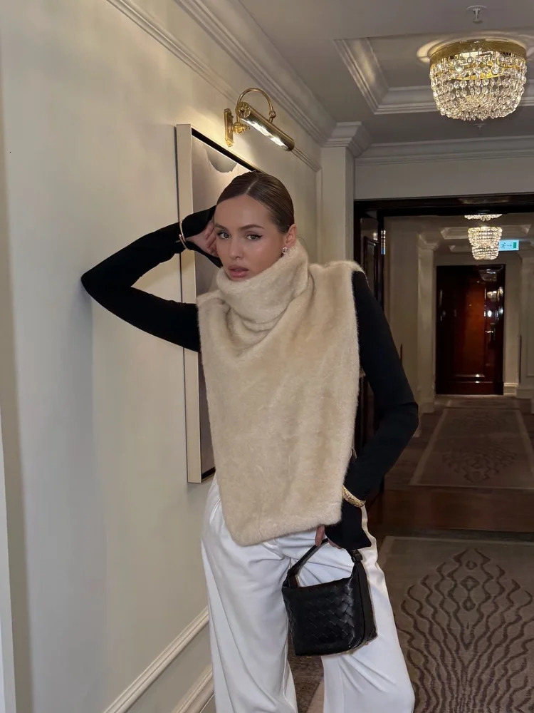 Chic Brown Faux Fur Vest Womens Casual Loose Fit Sleeveless Winter Warm Crop Waistcoat Lady High Street Thick Outerwear 2025 251029