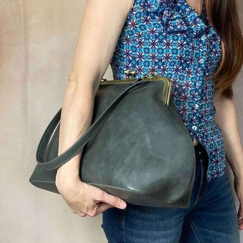 LOST IN VINTAGE Artificial Leather Bag Natural Stones Balls Kiss-Lock Large Clutch Handbag Proudly Carried In Hand 35X30x20cm