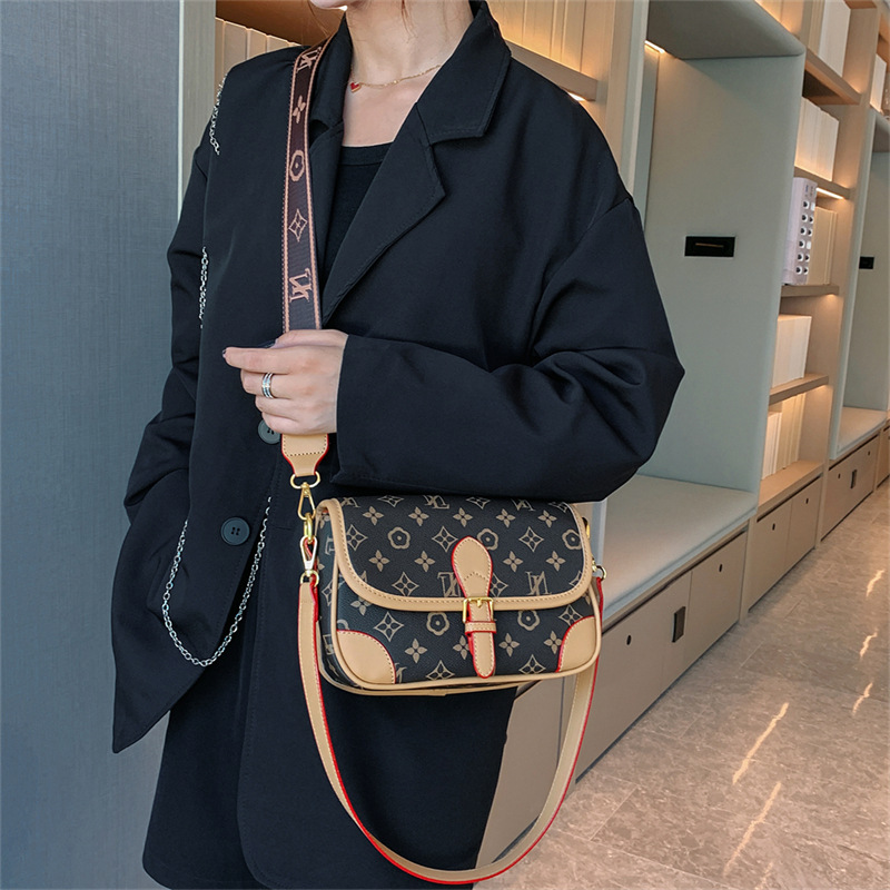 High quality shoulder bag Designer bag crossbody bag tote bag handbag leather Hot bag crossbody canvas handbag underarm bag makeup bag message bag