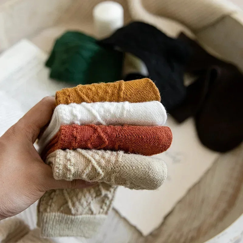 Winter Cashmere Wool Woman Socks Solid Japanese Style Harajuku Retro Long Socks Women Girls Thermal Vintage Streetwear Crew Sock 251029