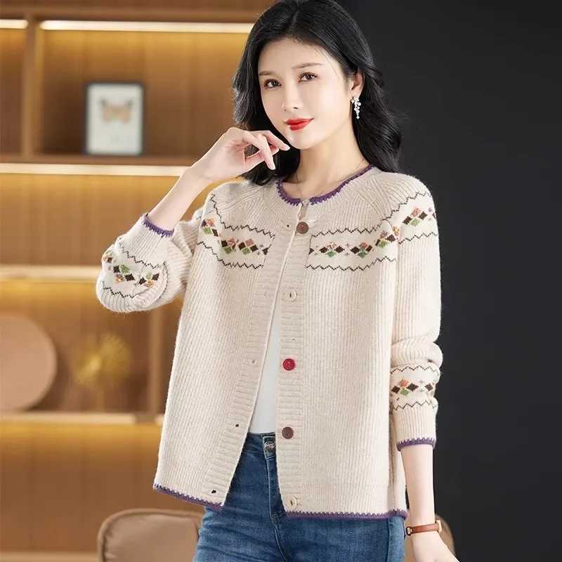 2024 New Sweater Coat Ladies Retro Jacquard Knitwear Cardigan Jacket Early Spring Autumn WesternStyle Outerwear Loose Women TopT251028