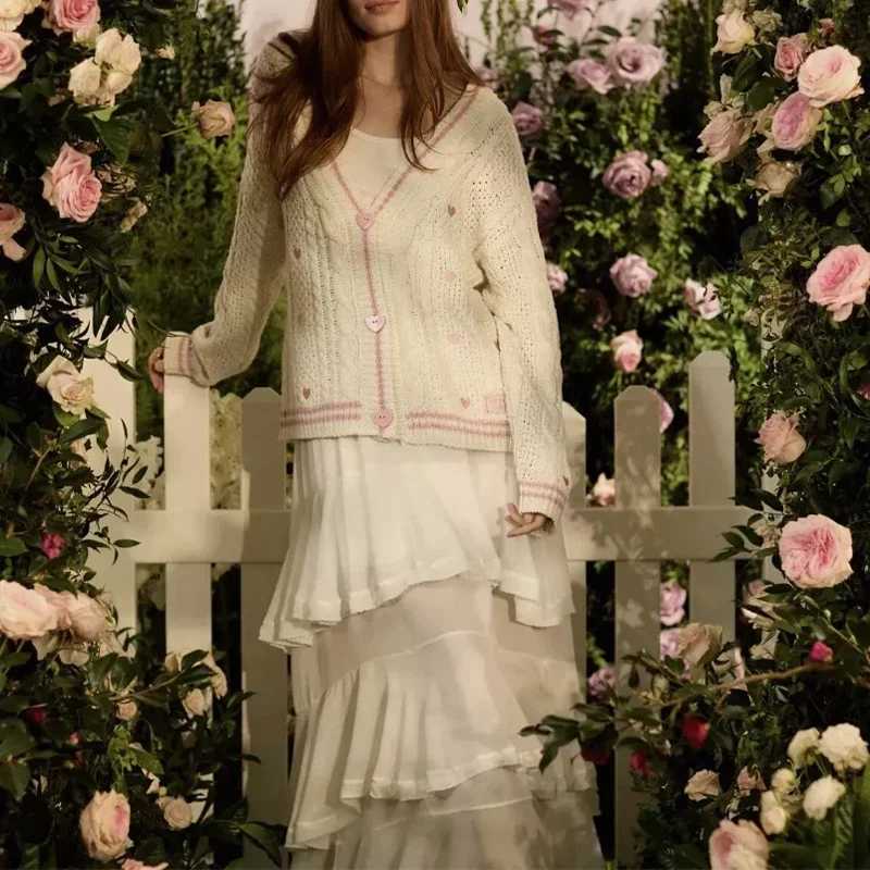 Autumn New Women Knit Cardigan Long Sleeve Knitted Loose Coat Embroidered Heart Tops Knitwear Female ClothingT251028