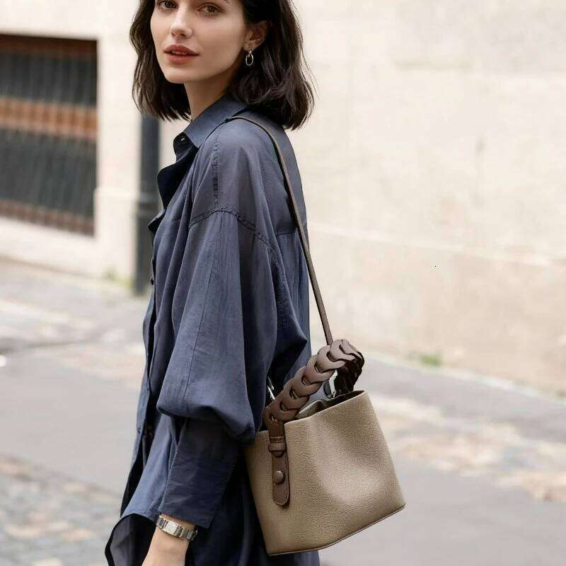 Portable Small Bucket Bag Versatile Crossbody Shoulder Bags Large Capacity Soft Leather Stylish Minimalist Designer Handbag