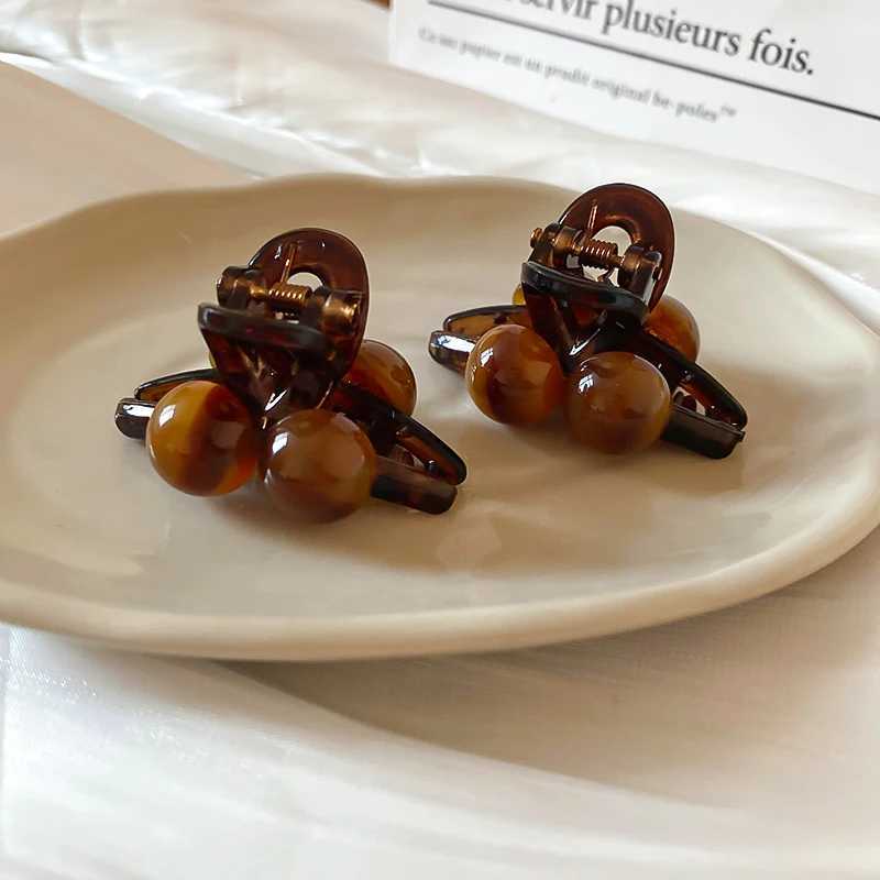 Mini Cute Maillard Round Acrylic Hair Claws For Women Small Premium Light Luxury Versatile Practical Side Clips Head AccessoriesW251028