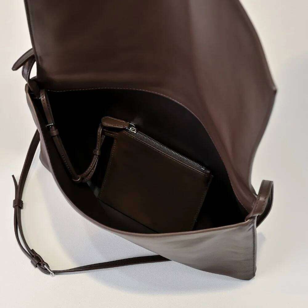 Designer Bags High Quality Minimalist Mail Carrier Simple Envelope Sheepskin Shoulder All Steel Hardware Buckle Flip Seam Armpit Bag Hot Selling