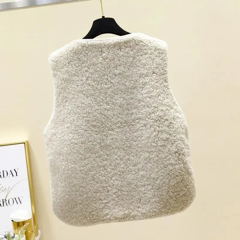 Lambs Fleece Vests Jacket Spring Autumn Women Button Waistcoat Winter Warm Fleece Sleeveless Outwear Female 251029