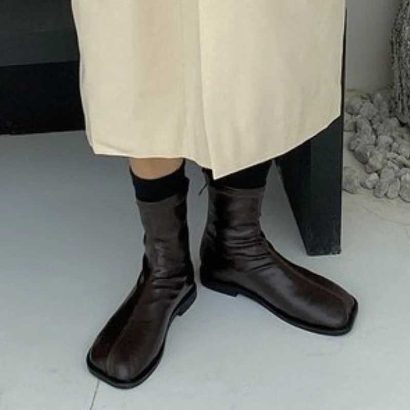 Womens Lowheeled Flat Shoes Plush Lining Snow Boots 2025 Winter Trend Short Boots Dress Designer New Warm Womens Ankle Boots Z251029