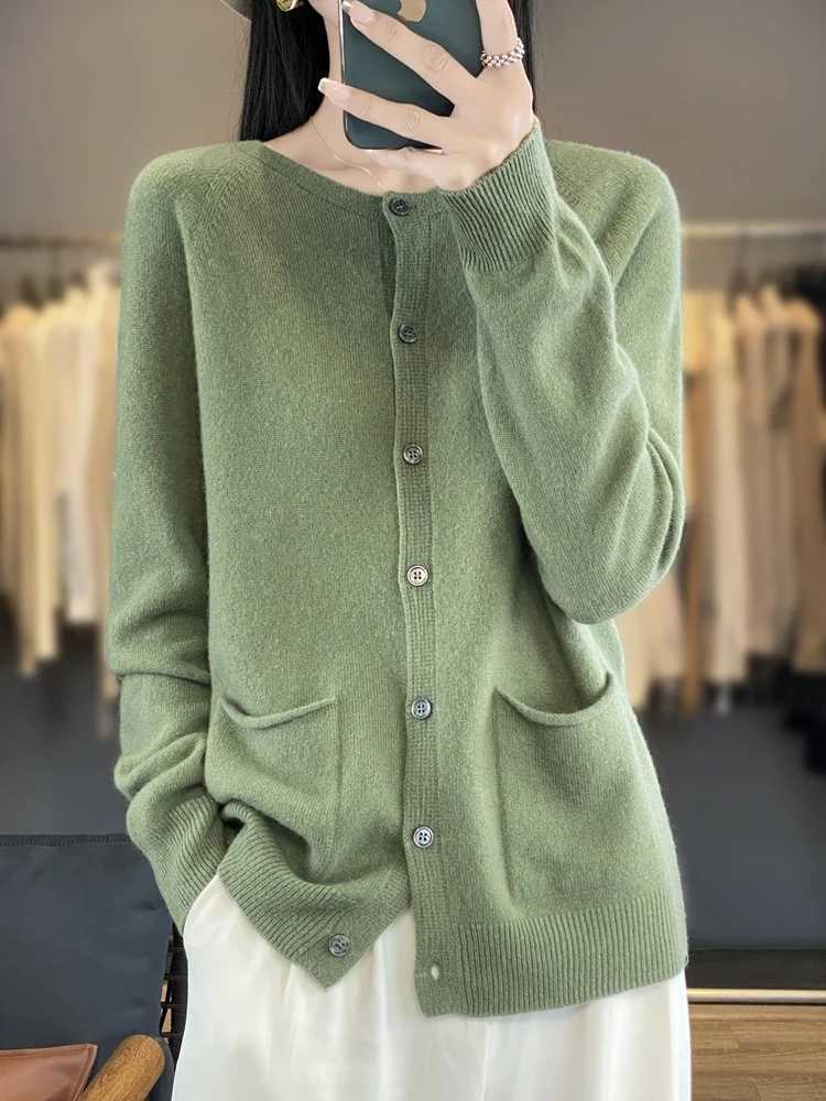 Women Cardigans Autumn Winter Long Sleeve Oneck Sweater Solid Warm Korean Basic Bottoming Shirt Single Breasted Knitted JumperT251028