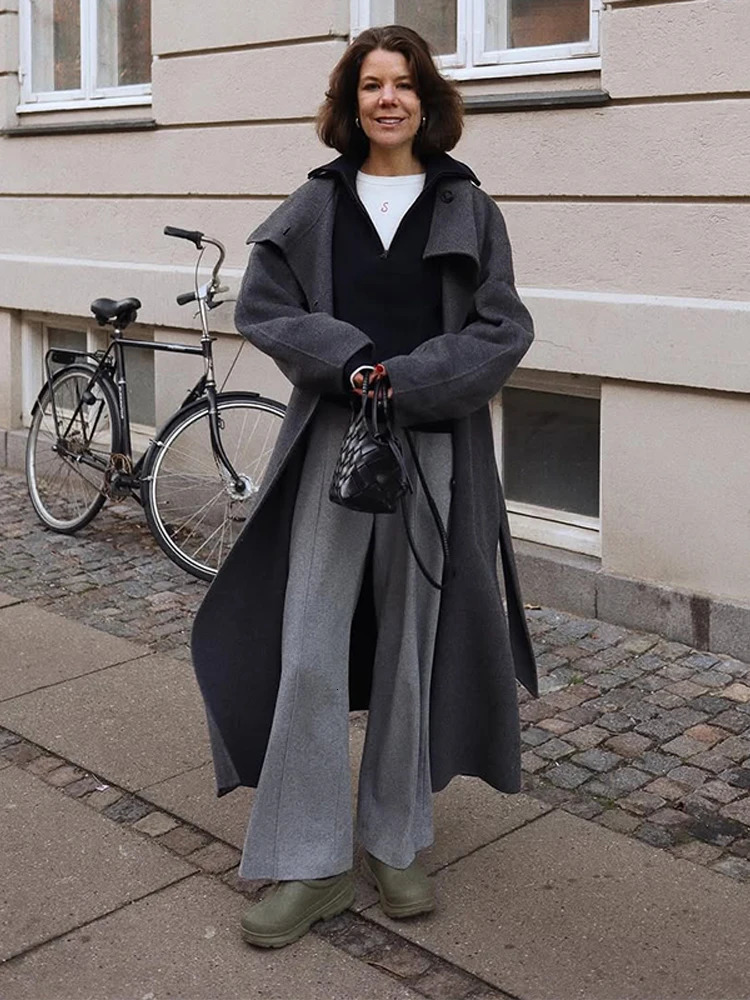 Retro Solid Stand Collar Long Tweed Coat Women Fashion Large Lapel Single Breasted Coats With Belt Lady Chic Street Outwear 251028