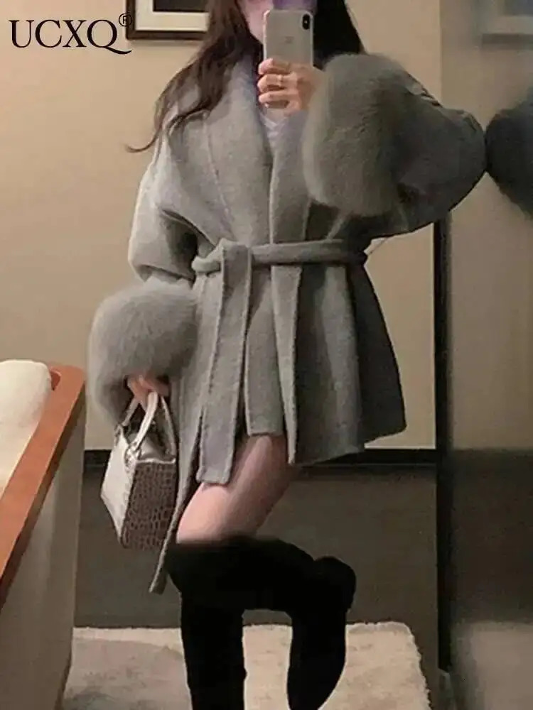 UCXQ Elegant Woolen Coat Temperament Office Lady Overcoats Fur Patchwork Long Sleeve Beautiful Womens Coats Winter 251028