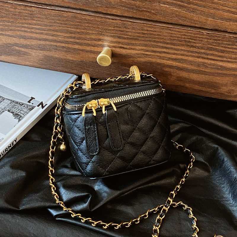 Mini Small Bag For Women 2025 SpringSummer New Trendy Ins Highend Diamond Grid Chain Bag Versatile Fashion Crossbody Bag W251029