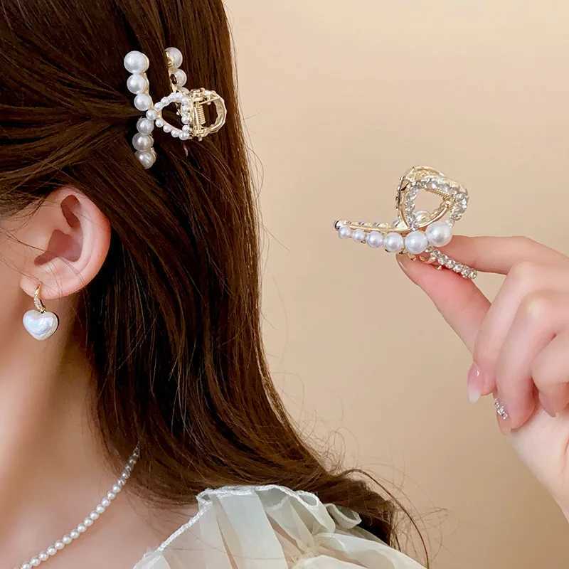 New French Metal Style Imitation Pearl Geometric Mini Cute Hair Claws for Women Temperament Trend Shark Clip Senior AccessoriesW251028