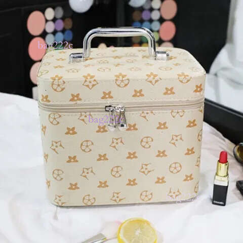 Outdoor Daily Beach Beauty New Designer Handbag Large Capacity Makeup Storage Square Small Box Leather Bag