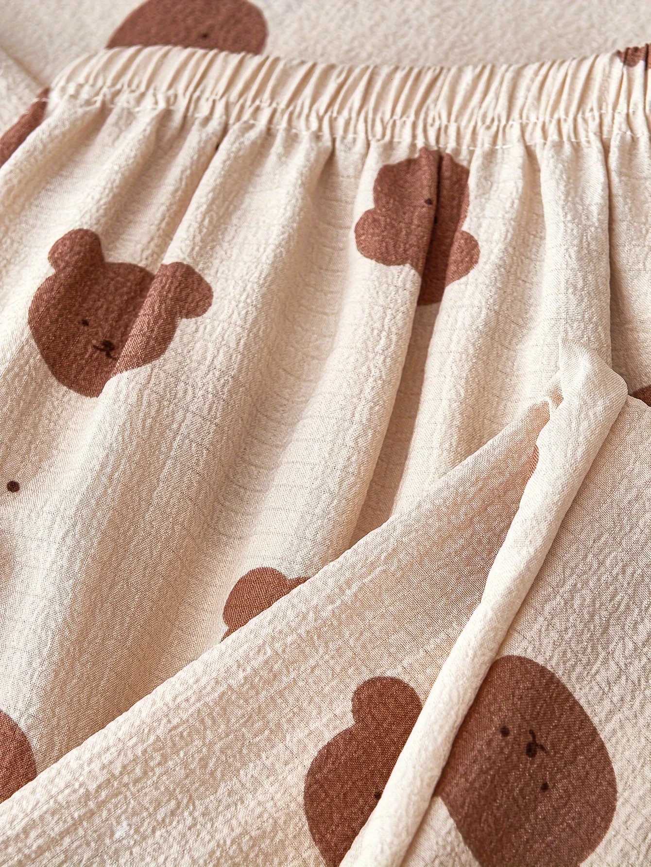 Cozy Bear Print Pajama Set for Women Long Sleeve ButtonUp Lapel Top Elastic Waist Pants Machine Washable for AutumnT251029