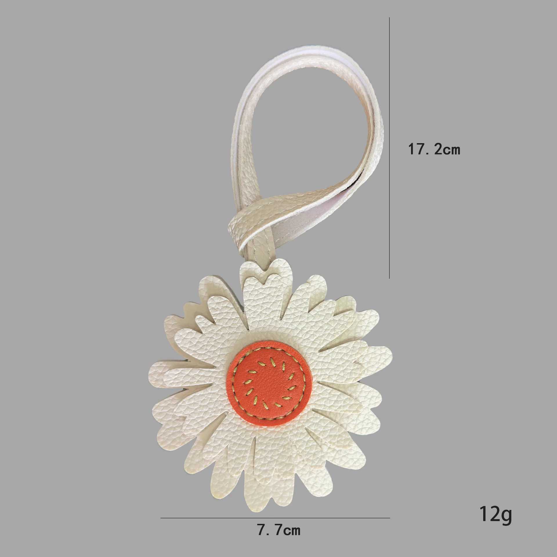 Handmade CutandSew Small Daisy Bag Charm Sunflower Leather Car Keychain Unique and Personalized GiftW251029