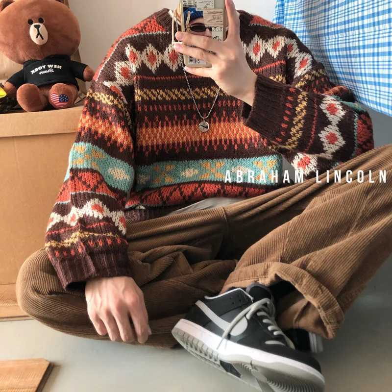 Japanese Vintage Sweater Mens Trendy Ethnic Striped LooseFit Knitted Top Casual Crew Neck Idle Style Couple Model Sweater J251029