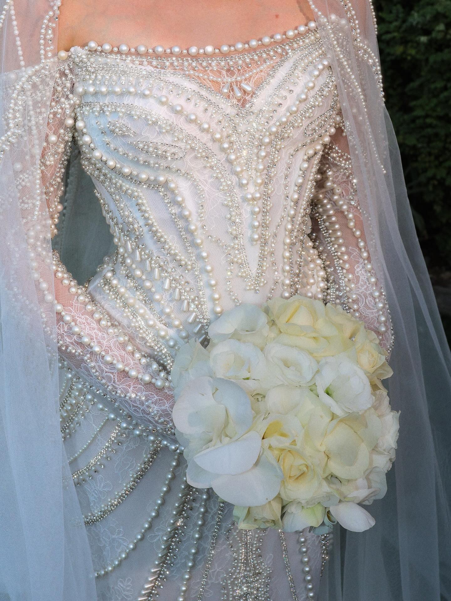 Elegant Wedding Dresses Pearls Off Shoulder Bridal Gowns Rhinestone Lace Long Sleeves Princess Mermaid Customized Vestidos De Novia Plus Size