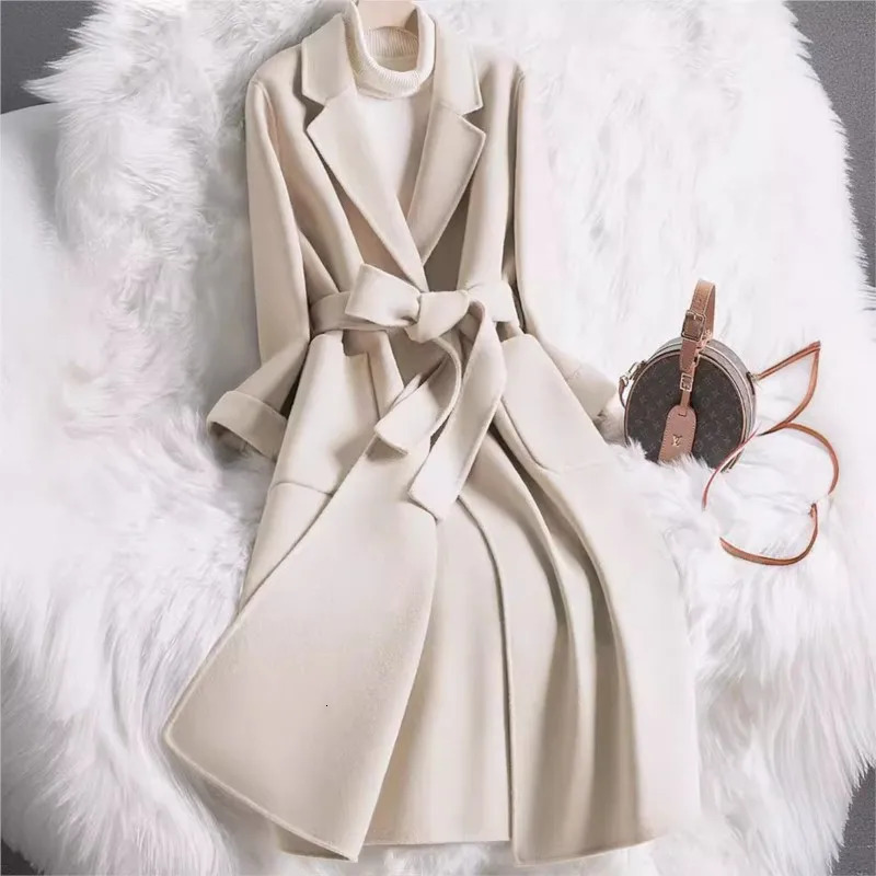 Japanese and Korean womens autumn and winter style fashion beige slim fit woolen coat for women 251029