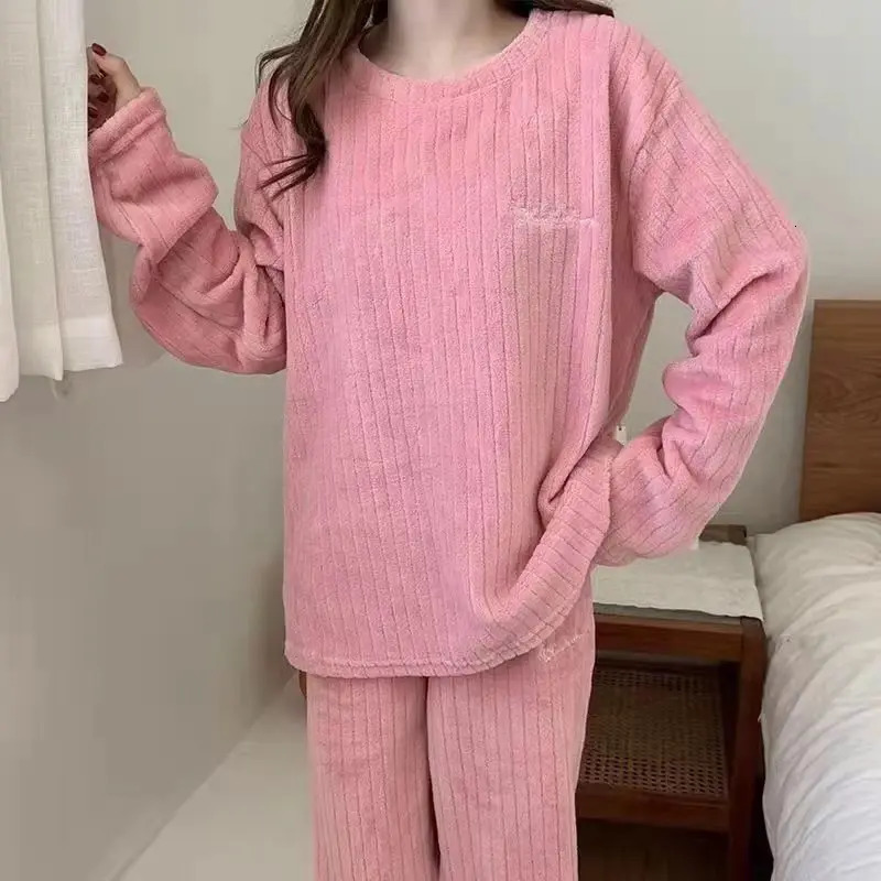 Winter Womens Pajamas Homewear Suit Womens Fall and Winter Warm Clothes Coral Velvet Leisure Pajamas Padded Homewear 251029